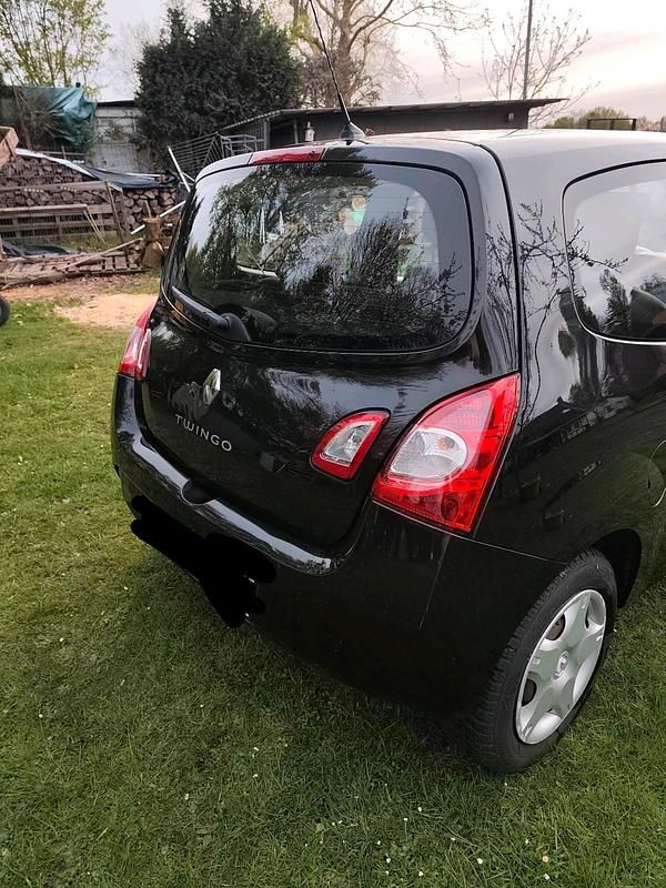 Second-hand Renault Twingo Expression 75 CP (55 kW) 2014 Negru Hatchback