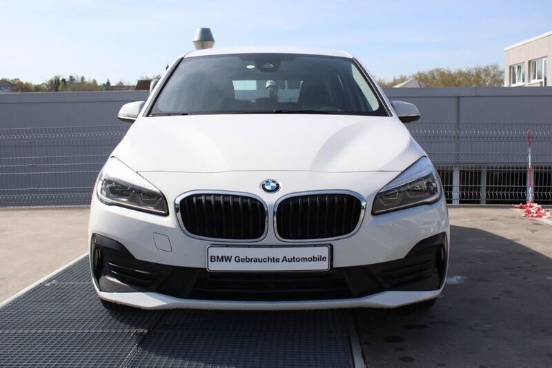 Weiß Gebraucht 2020 BMW 216 Gran Tourer Performance Van / Kleinbus | 10.749 € (Guter Preis) - Bild 1/4
