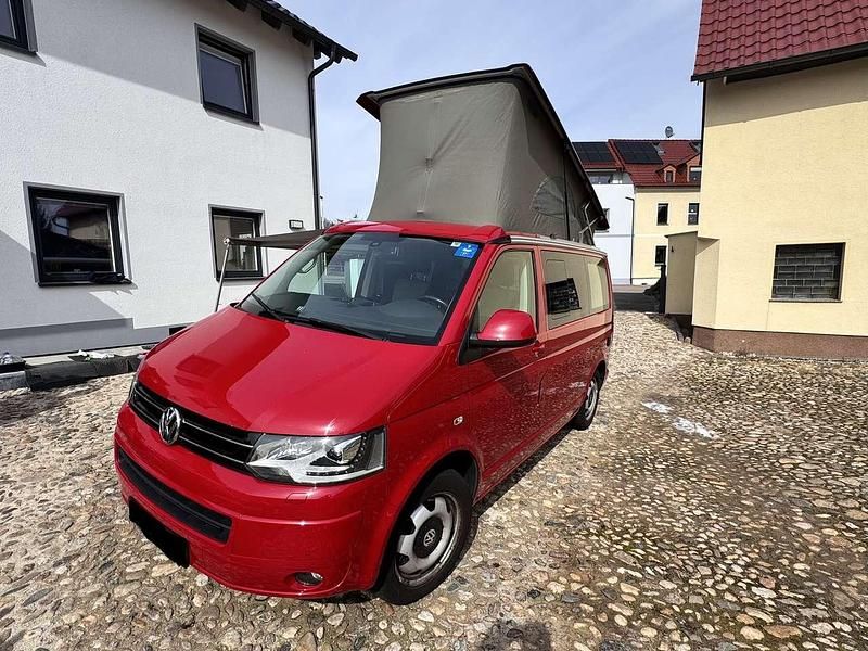 Gebraucht VW T5 Beach 179 PS (131 kW) 2014 Rot Van