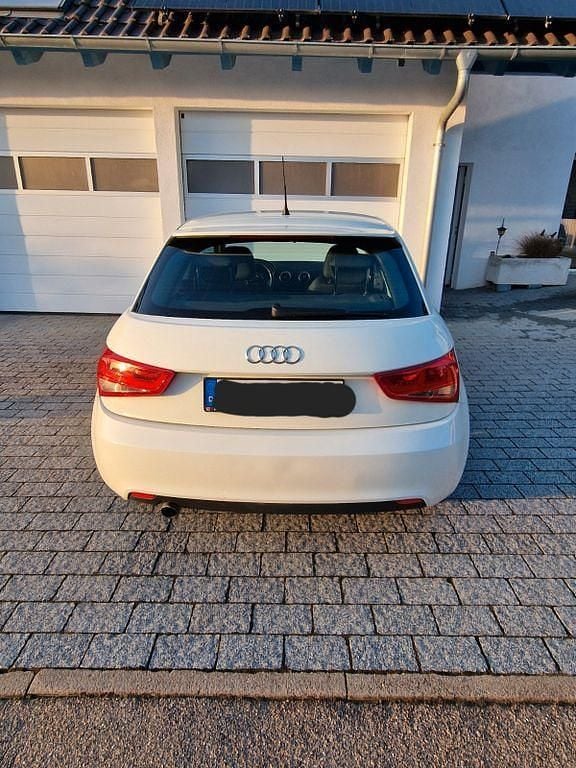 Gebraucht Audi A1 Ambition 86 PS (63 kW) 2011 Weiß Kleinwagen