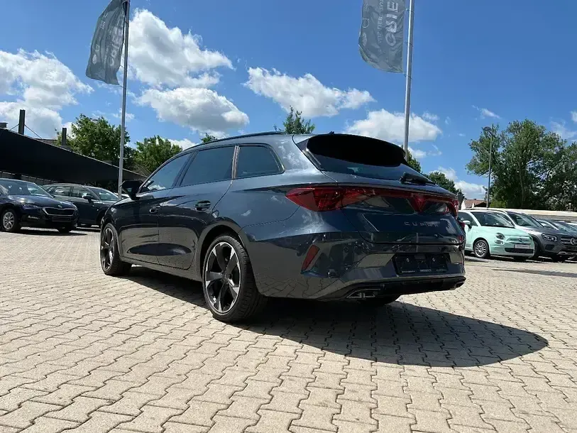 Nowe Cupra Leon 150 KM (110 kW) 2025 Szary Kombi