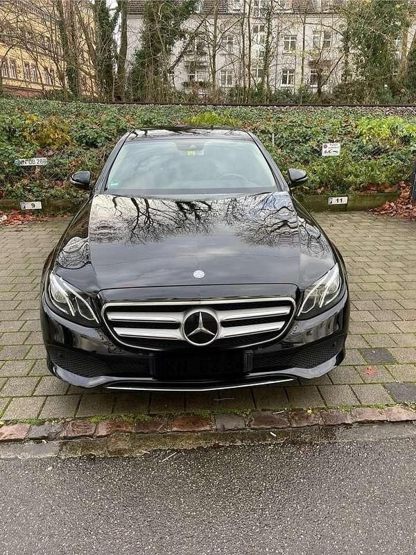 Gebraucht 2017 Mercedes E220 Exclusive Limousine | 19.500 € (Fairer Preis) - Bild 1/4