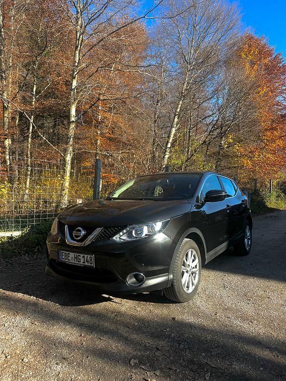 Schwarz Gebraucht 2014 Nissan Qashqai SUV | 13.299 € (Fairer Preis) - Bild 1/4