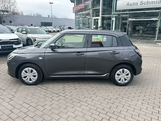 Neu Suzuki Swift Club 83 PS (61 kW) 2026 Grau Kleinwagen