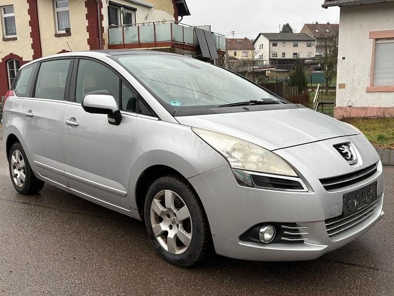 Gebraucht Peugeot 5008 Premium 156 PS (114 kW) 2011 Gris aluminium Van / Kleinbus