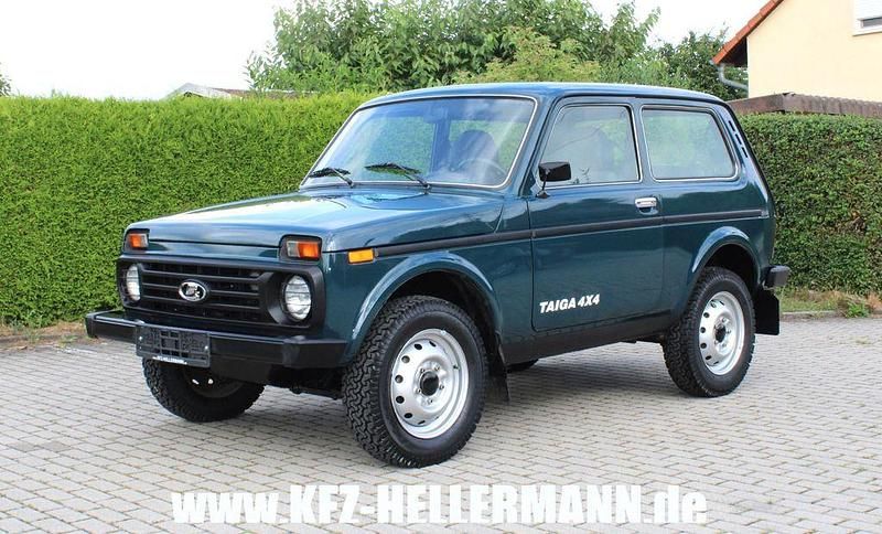 Grün Gebraucht 2008 Lada niva SUV | 6.895 € - Bild 1/4