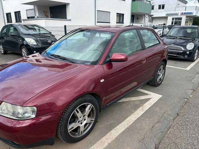 Gebraucht Audi A3 Ambiente 102 PS (75 kW) 2001 Rot Kleinwagen