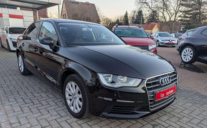 Gebraucht Audi A3 Attraction 150 PS (110 kW) 2014 Mythosschwarz metallic Limousine