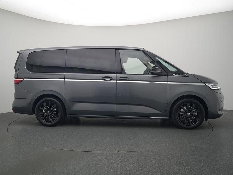 Second-hand VW Multivan Style 150 CP (110 kW) 2026 Negru Monovolum