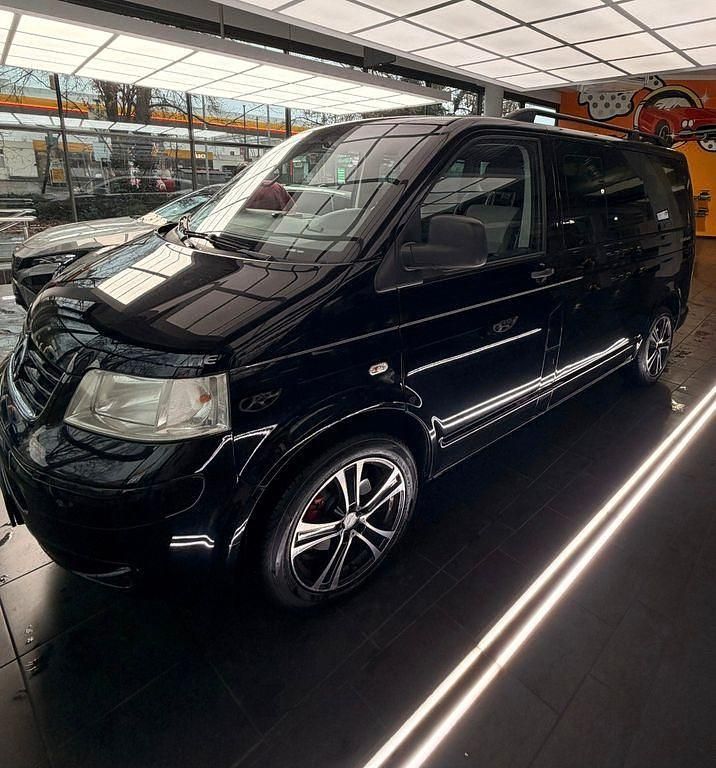 Schwarz Gebraucht 2017 VW Multivan Van | 14.900 € (Superpreis) - Bild 1/4