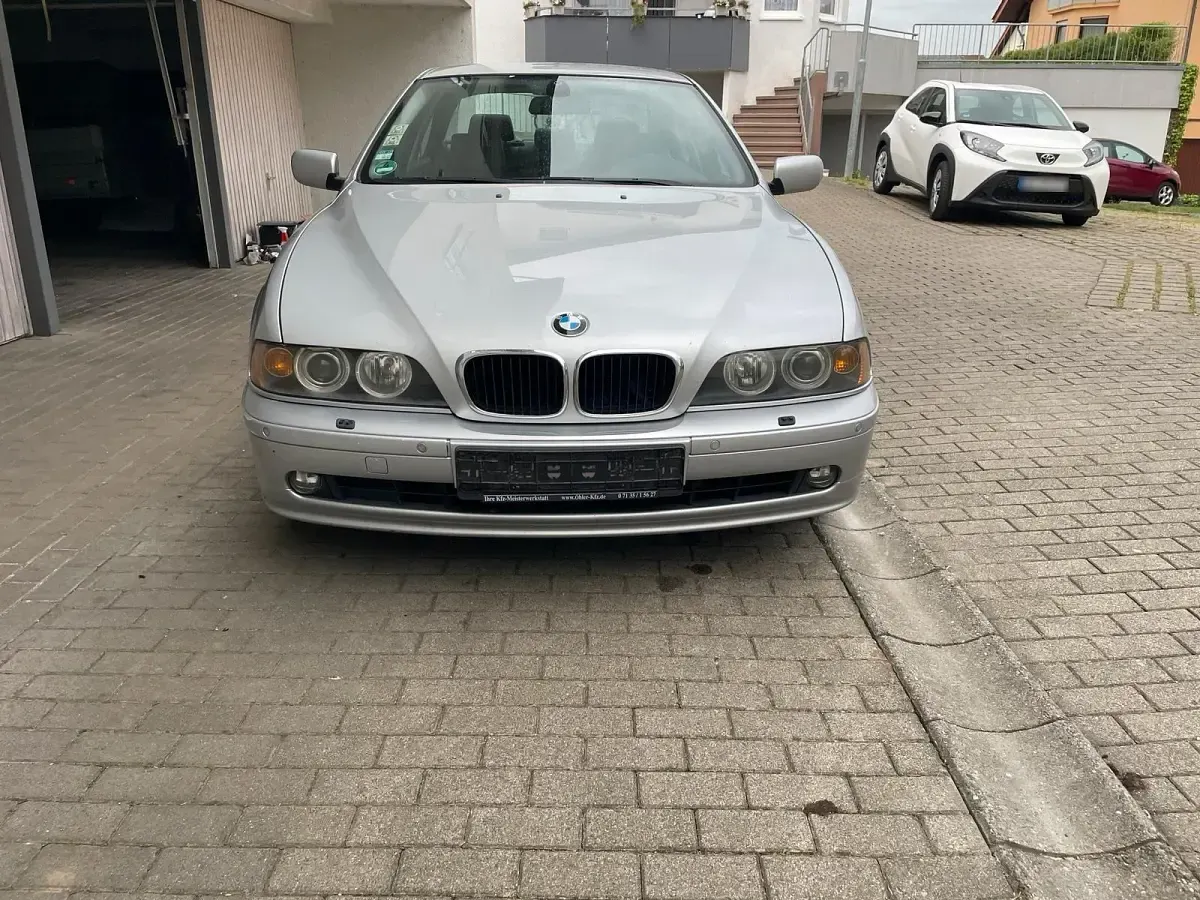 Gebraucht BMW 530 231 PS (169 kW) 2002 Silber Limousine