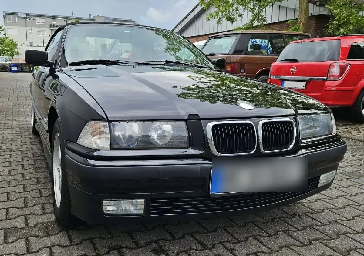 Gebraucht BMW 318 116 PS (85 kW) 1997 Schwarz Cabrio