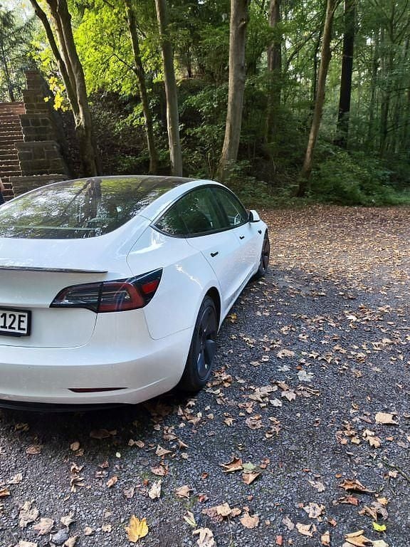 Gebraucht Tesla Model 3 Standard Range Plus 225 kW (306 PS) 2021 Weiß Limousine