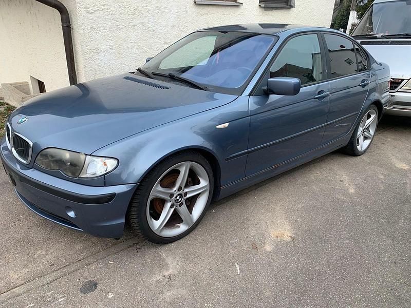 Gebraucht BMW 318 143 PS (105 kW) 2002 Blau Limousine