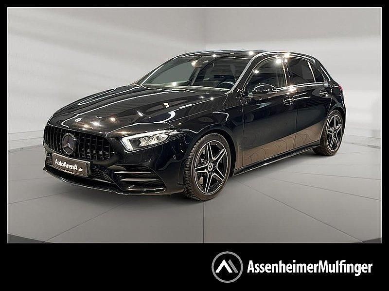 Metalliclack kosmosschwarz Gebraucht 2019 Mercedes A250 AMG Limousine | 23.970 € (Fairer Preis) - Bild 1/4