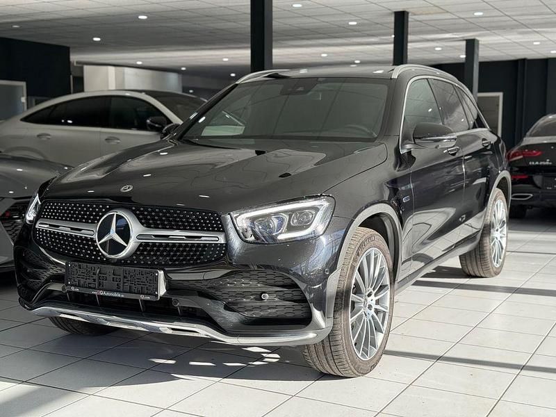 Gebraucht Mercedes GLC300e AMG 194 PS (142 kW) 2021 Obsidianschwarz  metalliclack SUV