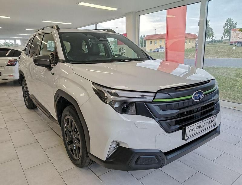 Weiß Neu 2025 Subaru Forester Exclusive+ SUV | 44.890 € (Fairer Preis) - Bild 1/4