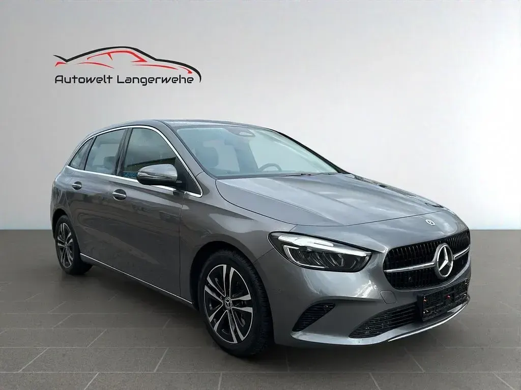 Gebraucht Mercedes B180 136 PS (100 kW) 2024 Grau Kleinwagen