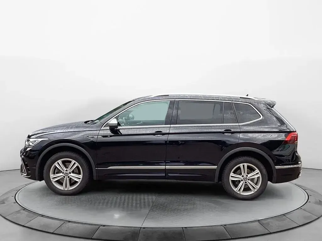 Gebraucht VW Tiguan Allspace R-line 245 PS (180 kW) 2022 Deep black perleffekt SUV