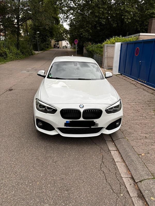 Weiß Gebraucht 2017 BMW 1M M Sport Coupé | 20.500 € - Bild 1/4