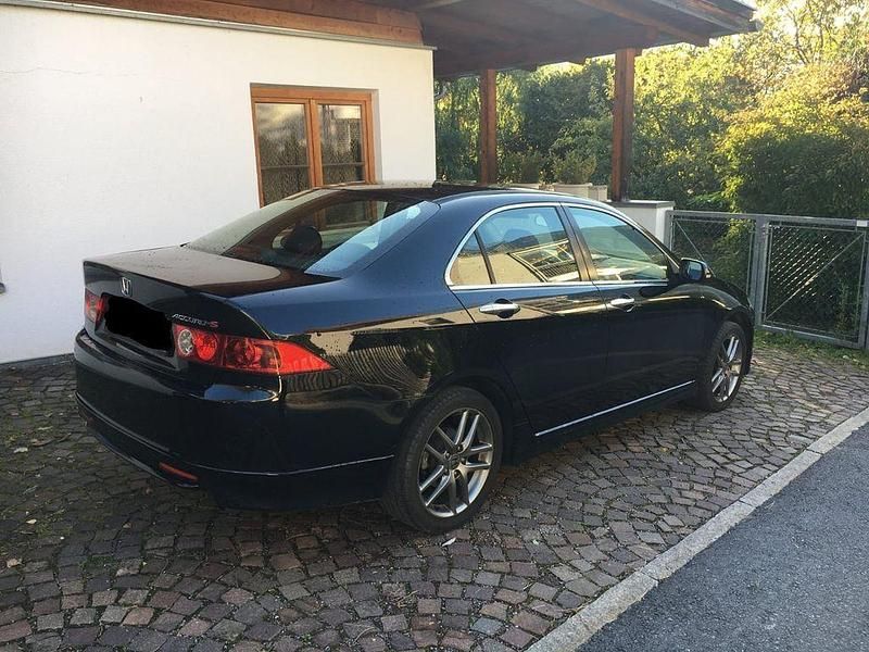 Gebraucht Honda Accord 140 PS (102 kW) 2005 Schwarz Limousine