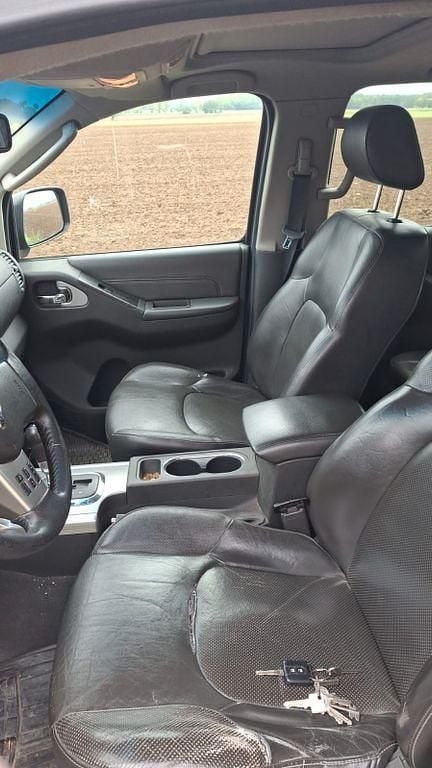 Schwarz Gebraucht 2010 Nissan Navara Abholung | 7.000 € (Superpreis) - Bild 1/4