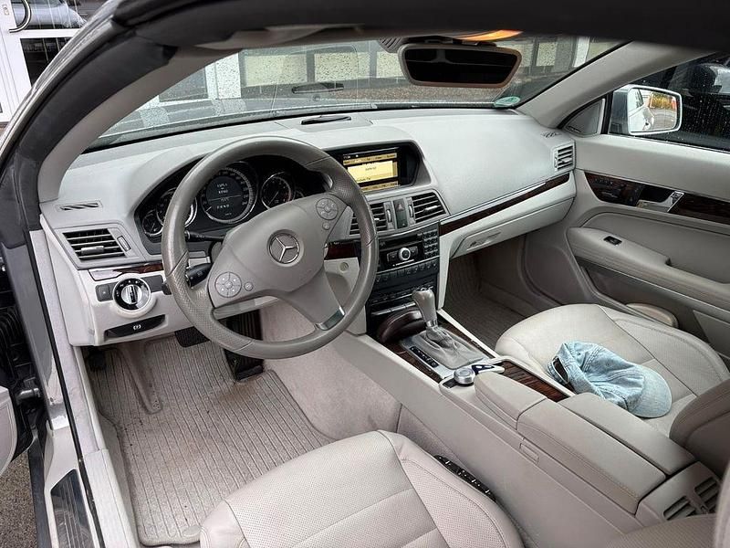 Gebraucht Mercedes E350 Elegance 292 PS (214 kW) 2011 Silber Cabrio