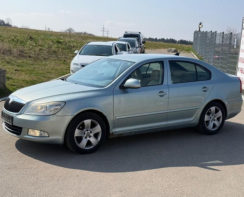 Gebraucht Skoda Octavia 140 PS (102 kW) 2010 Grün Limousine