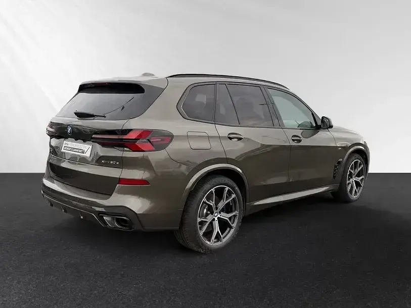 Gebraucht BMW X5 M Sport 489 PS (359 kW) 2025 Manhattan metallic SUV