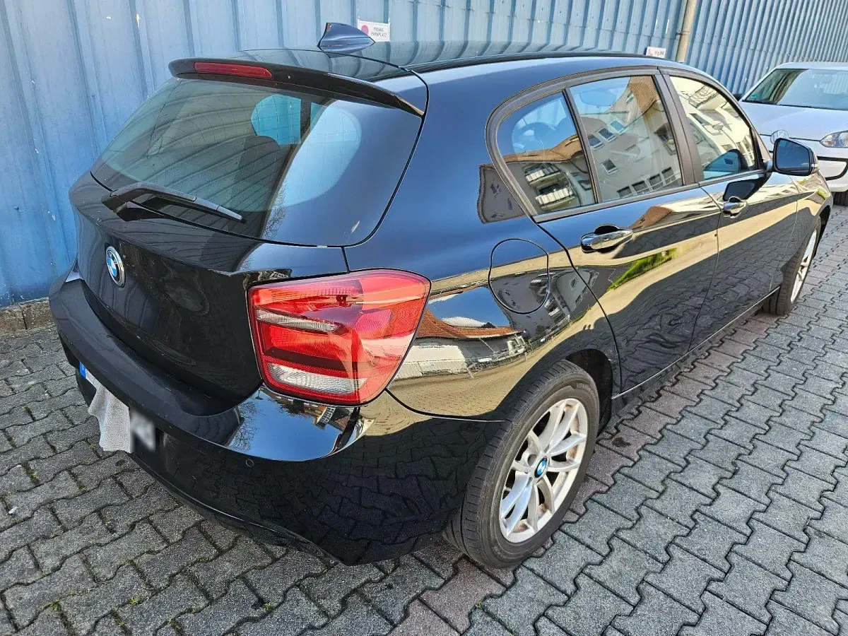 Gebraucht BMW 114 102 PS (75 kW) 2014 Schwarz Kleinwagen