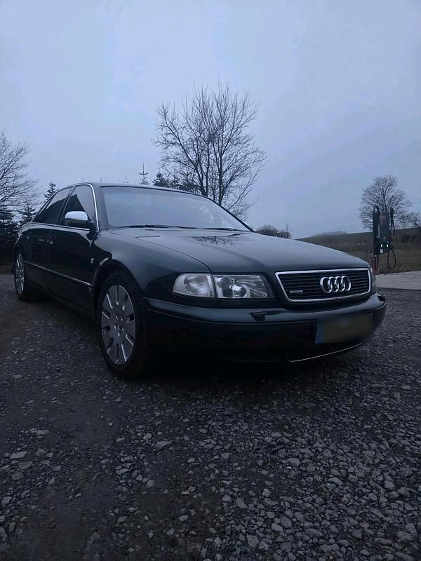 Second-hand Audi A8 299 CP (219 kW) 1995 Negru Berlinǎ