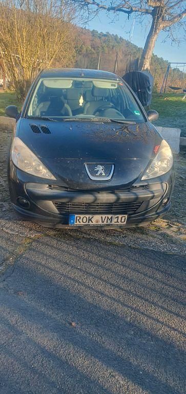 Schwarz Gebraucht 2010 Peugeot 206+ Kleinwagen | 800 € (Guter Preis) - Bild 1/4