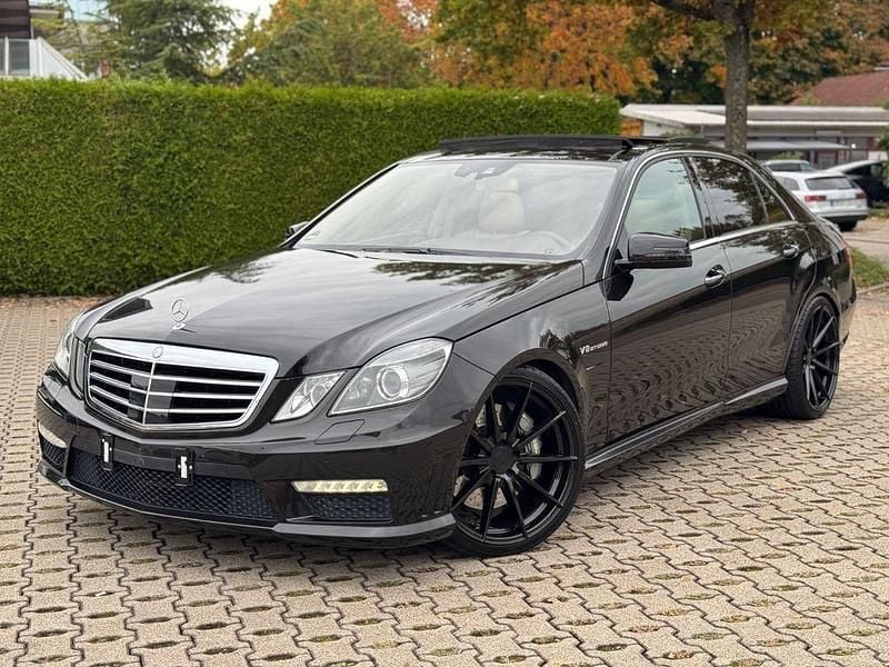 Schwarz Gebraucht 2012 Mercedes E63 AMG AMG Limousine | 29.900 € (Fairer Preis) - Bild 1/4