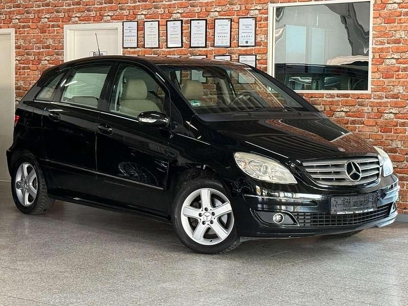 Gebraucht Mercedes B200 136 PS (100 kW) 2005 Nachtschwarz Van / Kleinbus
