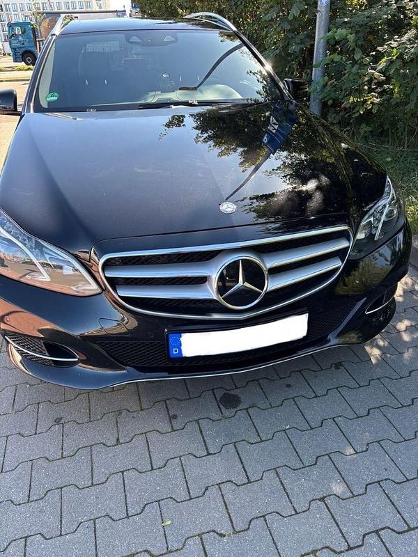 Gebraucht Mercedes E300 Elegance 231 PS (169 kW) 2013 Schwarz Kombi