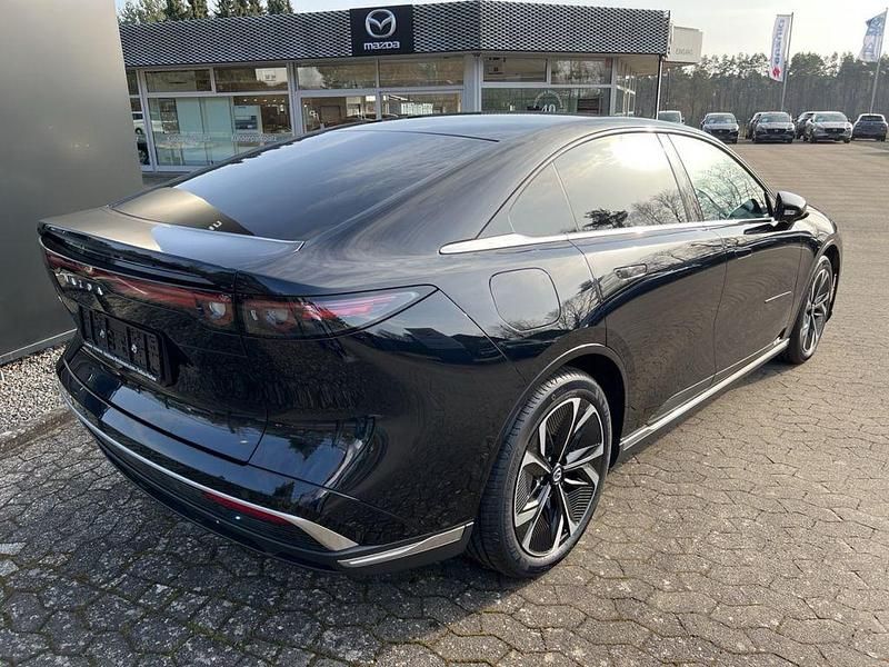 Neu Mazda 6e Takumi-Line 189 kW (258 PS) 2026 Jet black Limousine