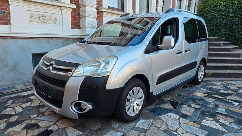 Silber Gebraucht 2011 Citroën Berlingo XTR Van / Kleinbus | 4.400 € (Guter Preis) - Bild 1/4
