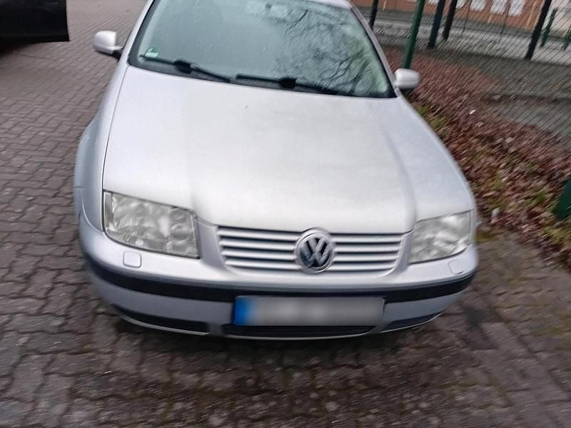 Gebraucht VW Bora 100 PS (73 kW) 2000 Silber Limousine