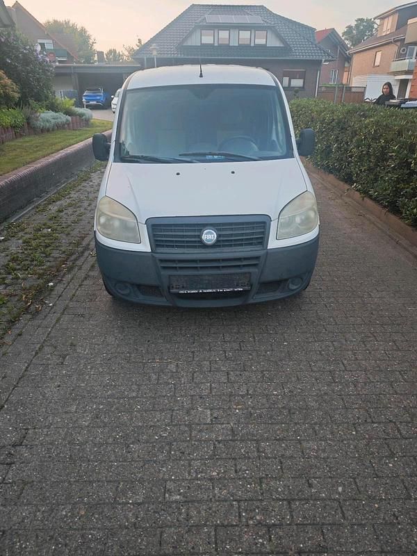 Weiß Gebraucht 2006 Fiat Doblò Van / Kleinbus | 1.700 € - Bild 1/4