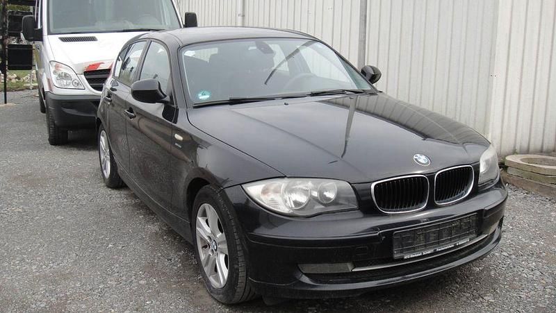 Gebraucht BMW 118 143 PS (105 kW) 2011 Schwarz Kleinwagen