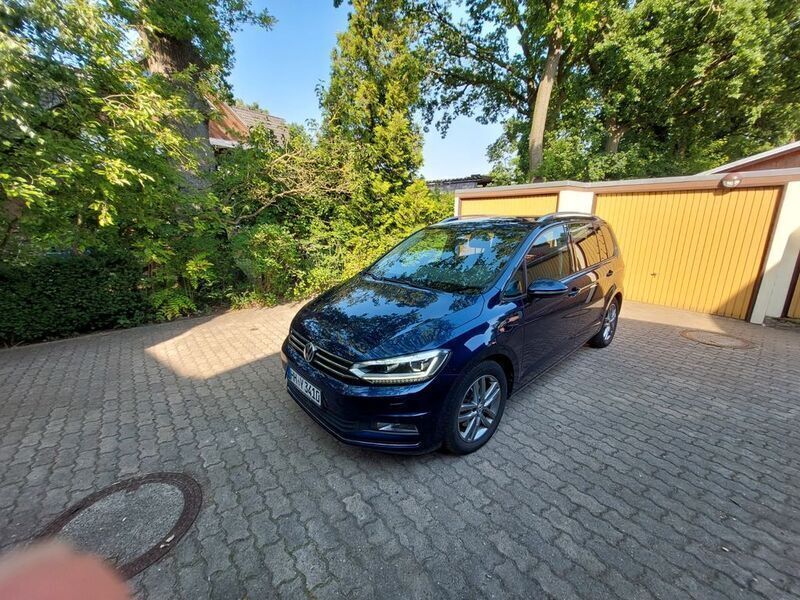Blau Gebraucht 2017 VW Touran Sound Van / Kleinbus | 16.499 € (Guter Preis) - Bild 1/4