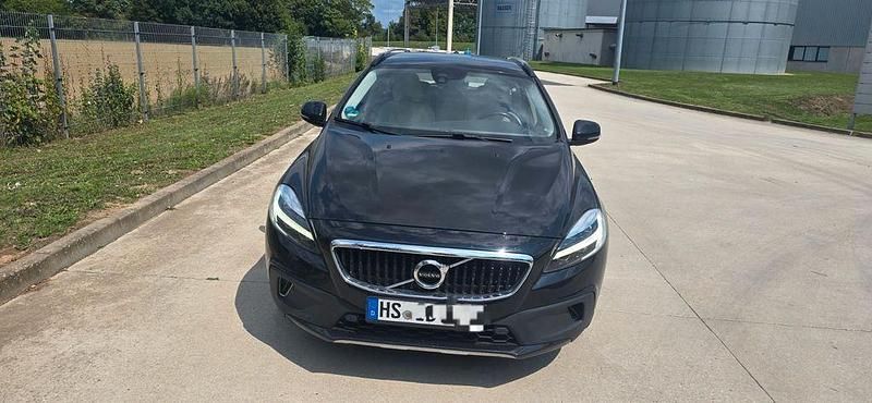 Schwarz Gebraucht 2016 Volvo V40 CC Kombi | 12.600 € (Fairer Preis) - Bild 1/4