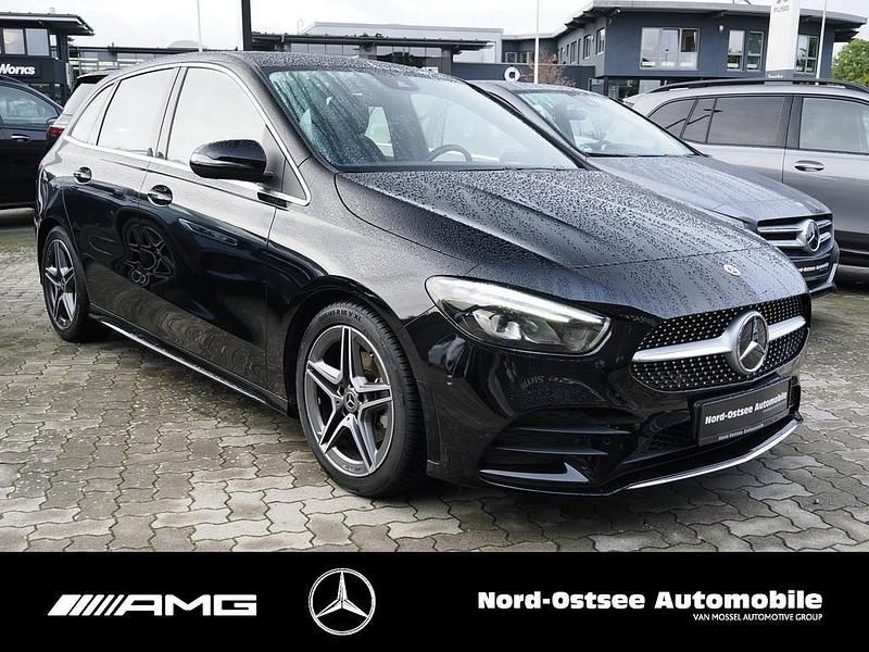 Gebraucht Mercedes B200 AMG 163 PS (119 kW) 2021 Schwarz Van / Kleinbus