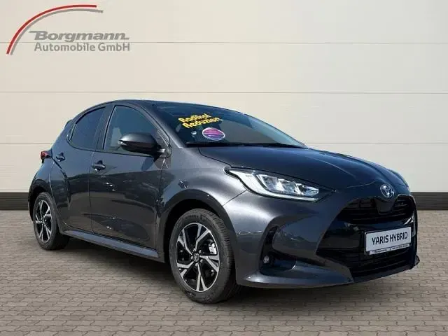 Neu Toyota Yaris 92 PS (67 kW) 2025 Grau Kleinwagen