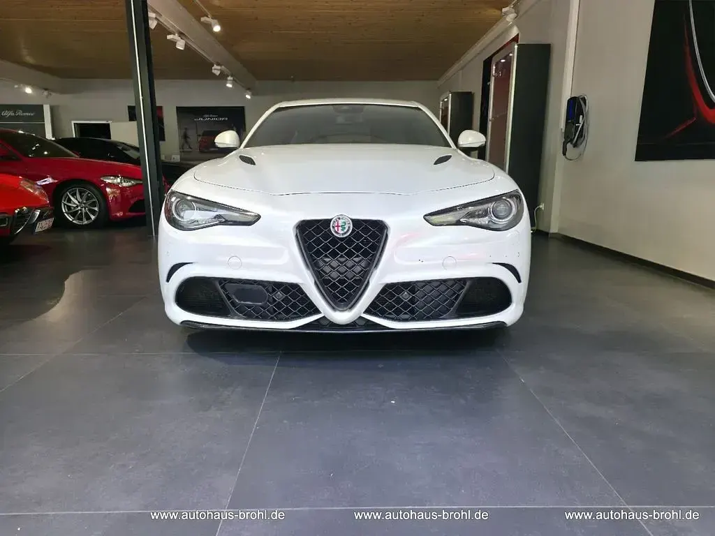 Gebraucht Alfa Romeo Giulia Quadrifoglio 510 PS (375 kW) 2018 Weiß Limousine