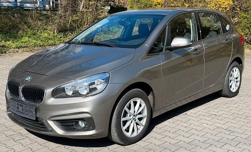 Gebraucht BMW 218 Active Tourer Advantage 136 PS (100 kW) 2016 Silber Van / Kleinbus