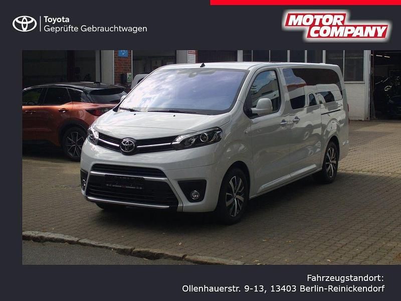Ice white Gebraucht 2023 Toyota Proace Verso Plus Kombi | 46.980 € (Teuer) - Bild 1/4