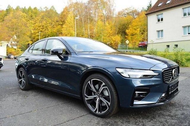 Gebraucht Volvo S60 197 PS (144 kW) 2024 Blau metallic Limousine