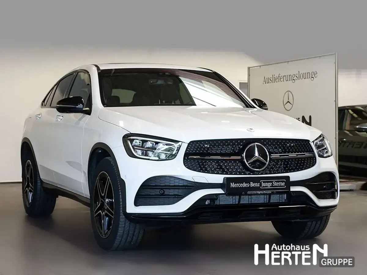 Gebraucht Mercedes GLC300de AMG 306 PS (225 kW) 2024 Unilack polarweiß Coupé