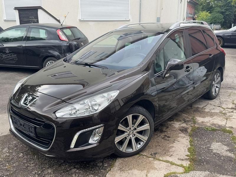 Terre d'ombre Gebraucht 2012 Peugeot 308 Allure Kombi | 6.490 € (Teuer) - Bild 1/4